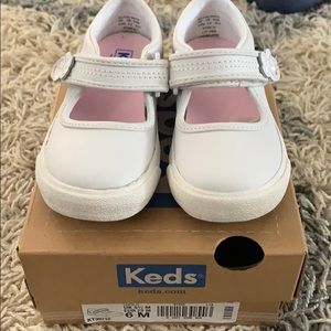 NIB toddler size 6 Ella MJ Keds